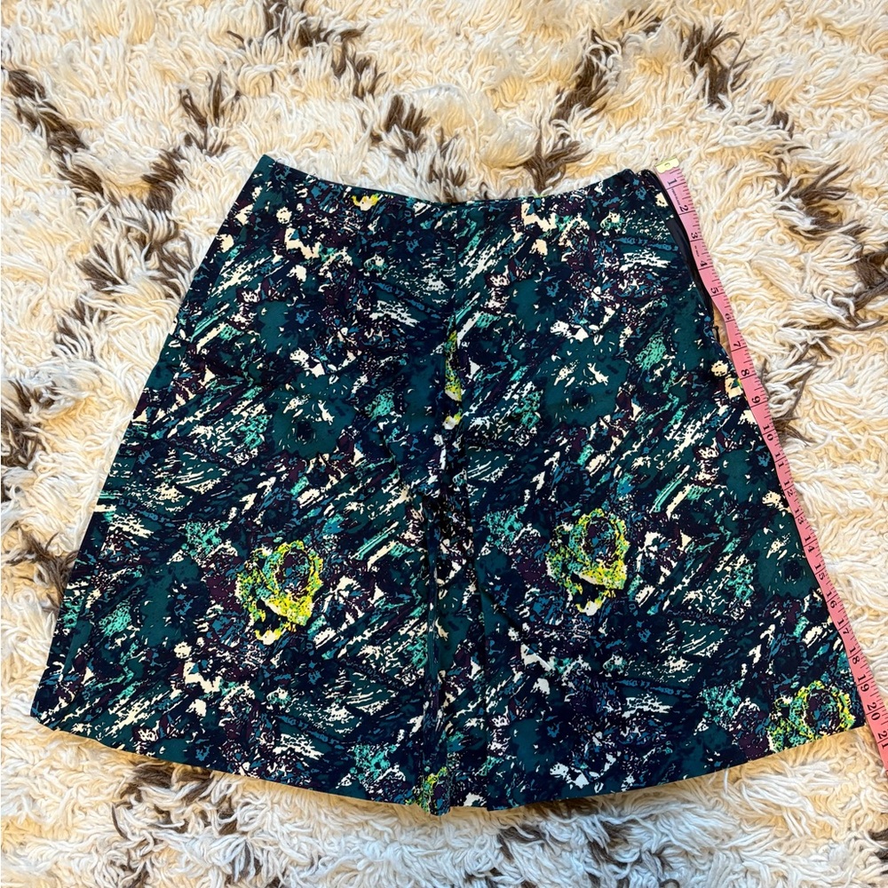 Abstract Patterned Skirt - Picture 2 of 4
